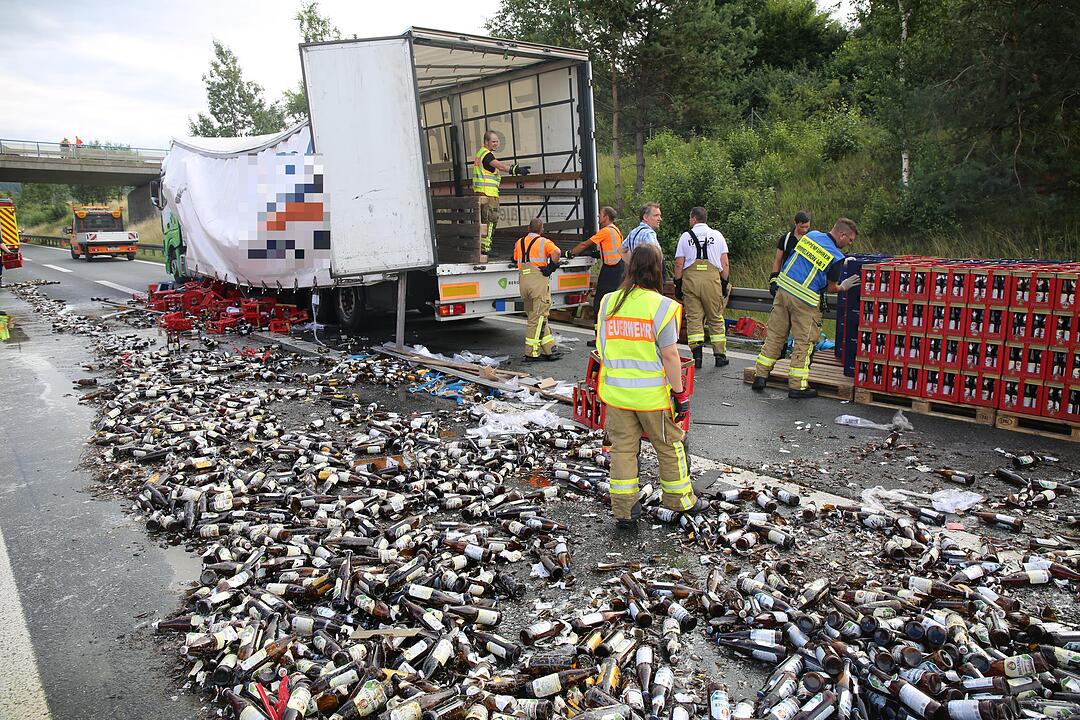 Bierflaschenchaos auf der A9