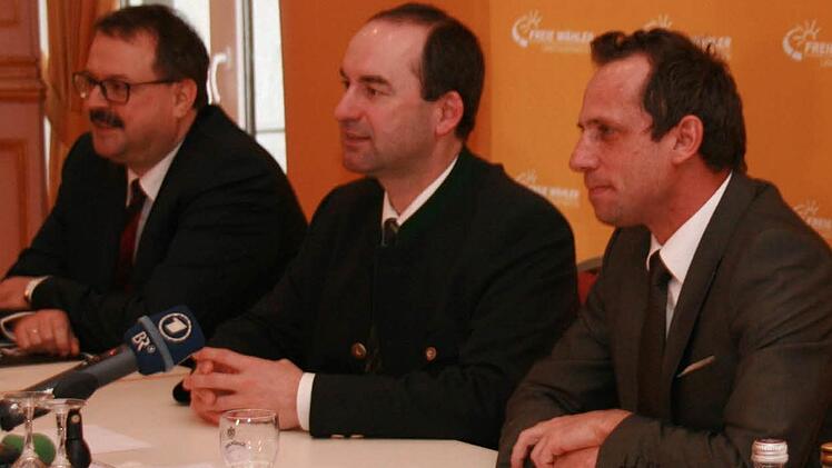 Eine durchweg positive Bilanz der Winterklausur der Freien Wähler zogen (von links) Peter Meyer, Landeschef Hubert Aiwanger und Thorsten Glauber. Foto: Matthias Beetz