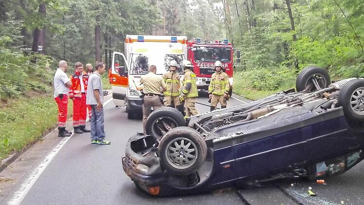 Schwere Verkehrsunfälle beeinflussen auch die Tarife der Kfz-Versicherungen in Franken.  Foto: NEWS5 / Bauer