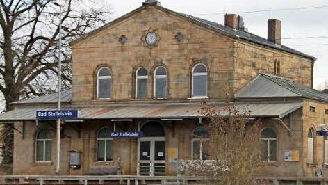 Für Zugreisende ist der Bahnhof das erste Gebäude, das sie in Bad Staffelstein sehen. Für die Umnutzung des leerstehenden historischen Gebäudes bieten sich mehrere Möglichkeiten an.