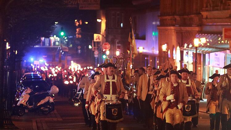 Impressionen vom CC-Fackelzug und er Mahnstunde auf dem Coburger Markt.Foto: Jochen Berger