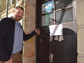 Martin Mittag schließ die Tür des Seßlacher Rathauses ab. Aus dem Bürgermeister wird jetzt ein Landtagsabgeordneter.Rainer Lutz