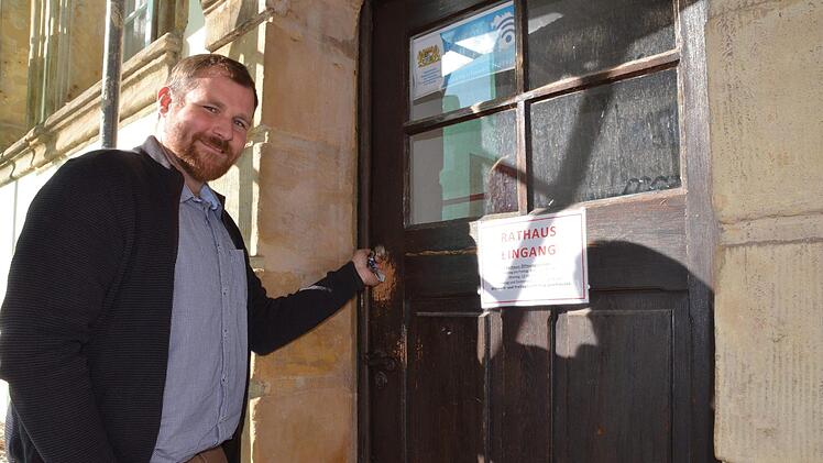 Martin Mittag schließ die Tür des Seßlacher Rathauses ab. Aus dem Bürgermeister wird jetzt ein Landtagsabgeordneter.Rainer Lutz