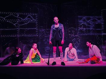 Iris Hochberger, Carlotta Freyer, Denis Grafe, Stefan Herrmann und Marcel Zuschlag (v. l.) sind die "Mitwisser"  Foto: Martin Kaufhold