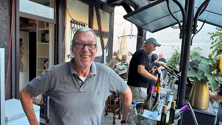 Auch Michael Dassler von &bdquo;Das Dasslers&ldquo; ist wieder mit an Bord; das Hofweinfest fand zum zweiten Mal statt.