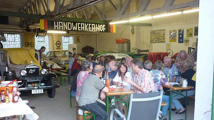 Auch die Geselligkeit kommt nicht zu kurz. Foto: privat