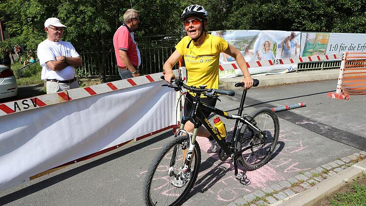 Heike Witzgall hat die Rad-Runde geschafft. Foto: Alexander Muck