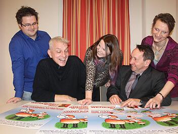 Sie freuen sich auf die Aufführungen der "Werkbühne" im Dreefs (von links) Daniel Fiedler, Daniel Leistner, Julia Knauer, Bürgermeister Norbert Gräbner und Oda Gräbner. Foto: Veronika Schadeck