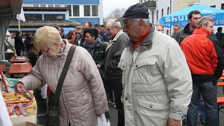 Beim Georgimarkt ist Presseck in Bummellaune.