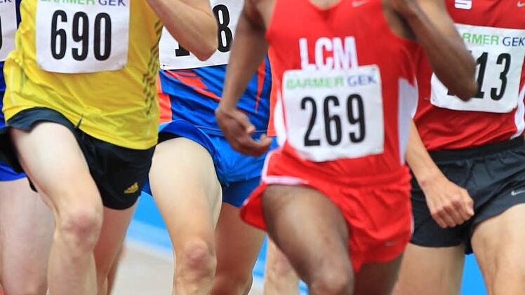 Marco Kürzdörfer (Zweiter von links) hatte den Führenden über 1500 Meter stets im Blick