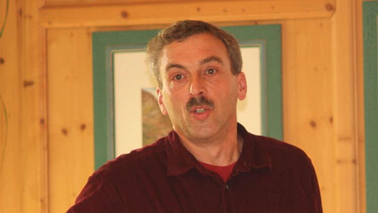 Dirk Ahrens-Lagast sprach über die Varroamilbe.