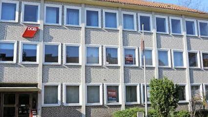 Das Logo und die gekachelte Fassade sind inzwischen passé. Archivfoto: R. Rinklef