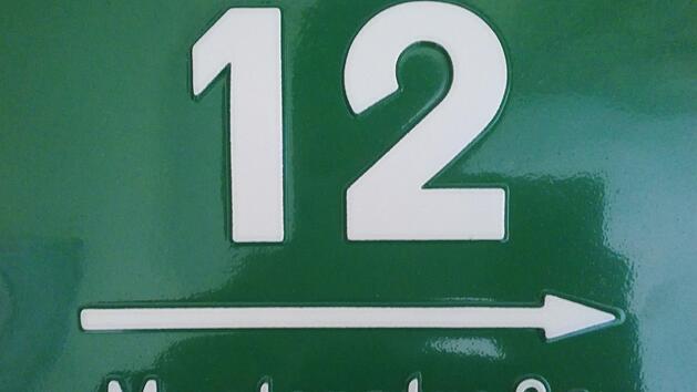 Die Grüne Hausnummer, eine Plakette als Prädikat für ökologisch und klimatisch verantwortungsvolles Bauen und Wohnen Foto: Stadt Lichtenfels