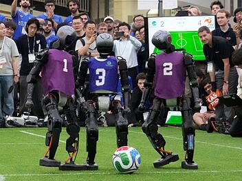Roboterfu&szlig;ball