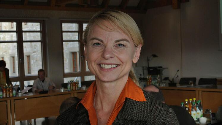 Åsa Petersson erläuterte dem Kreisausschuss des Kreistags Haßberge am Dienstag die aktuellen Entwicklungen bei der Mainfranken Region GmbH. Foto: Brigitte Krause