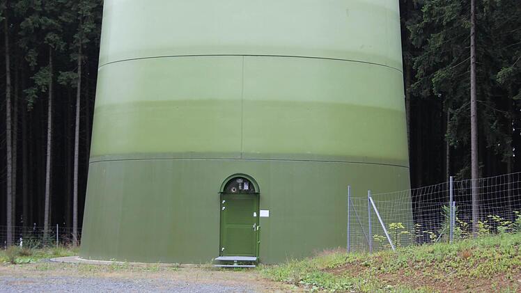 Fast zehn Meter Durchmesser hat der Turm am Boden.  Foto: Friedwald Schedel