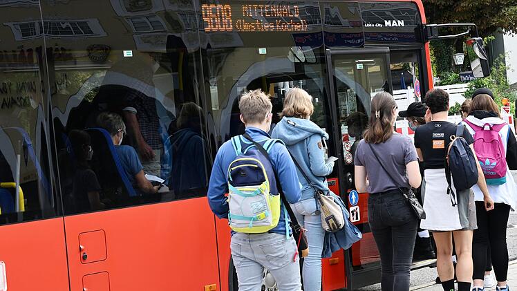 Landkreis Lichtenfels: Fahrtkosten für Schuljahr 2023/24 werden erstattet