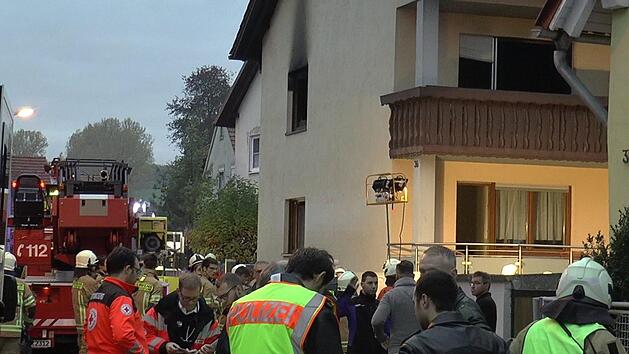 Zwei Menschen starben an diesem Wochenende bei Bränden - mehr als 20 wurden verletzt. Der Überblick über ein tragisches Wochenende. Foto: NEWS5 / Licha