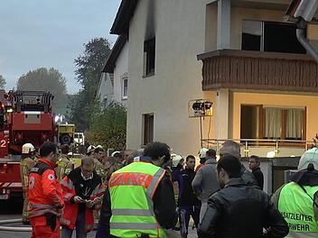 Zwei Menschen starben an diesem Wochenende bei Bränden - mehr als 20 wurden verletzt. Der Überblick über ein tragisches Wochenende. Foto: NEWS5 / Licha
