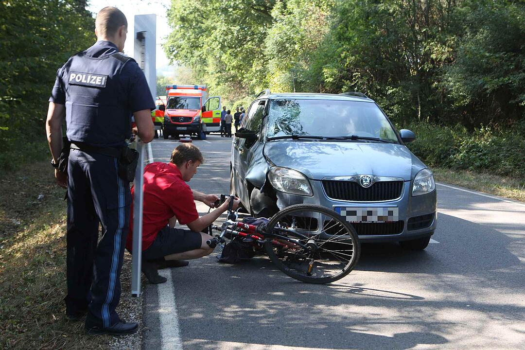 Unfall im Kreis Forchheim: 63-jähriger Radler stirbt vor den Augen seiner Frau
