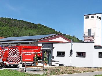 Gut integriert wurde der Anbau in das bestehende Feuerwehrhaus.