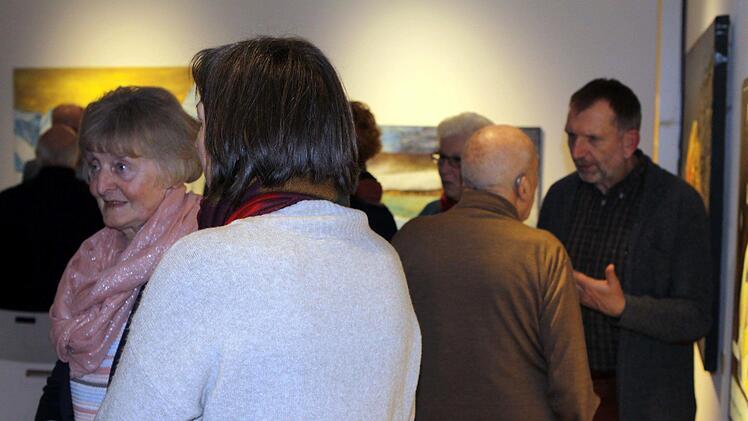 Auf der Eröffnung der neuen Schöntag-Ausstellung in den KKV-Räumen