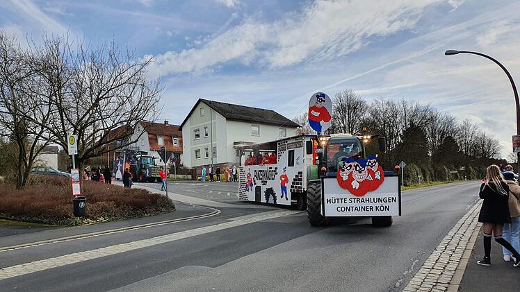 Faschingszug in Hausen.Bernd Czelustik