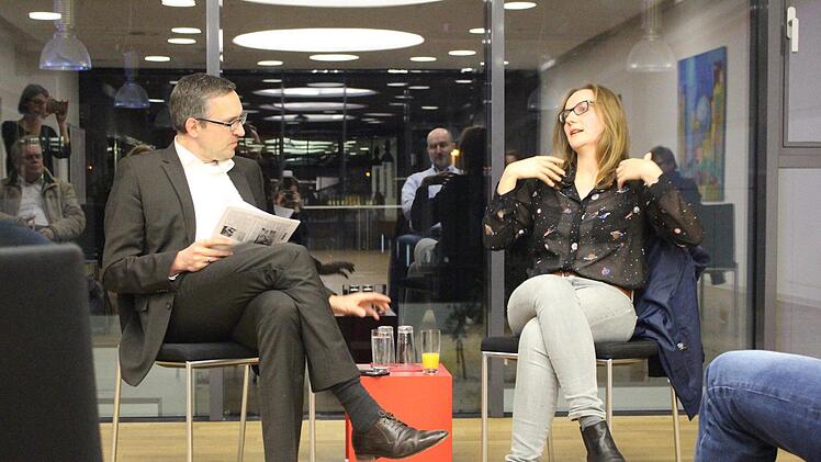 Lisa Badum (r.) im Gespräch mit Michael MemmelFoto: Lisa Kieslinger