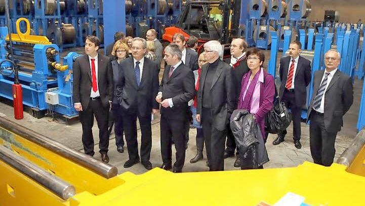 Michael Waasner gewährte der Delegation um den Münchner OB einen Einblick in die Produktion.