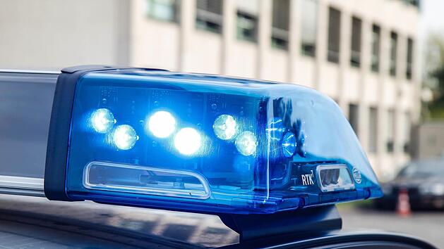 Ein Autofahrer f&auml;hrt am Donnerstag ein 11-j&auml;hriges M&auml;dchen an und fl&uuml;chtet vom Unfallort. Die Polizei Schweinfurt sucht nach Zeugen des Vorfalls. Symbolfoto: Christopher Schulz