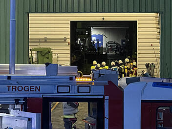 In einer Gießerei in Hof ist eine Maschine in Brand geraten und hat einen Schaden in Millionenhöhe verursacht.
