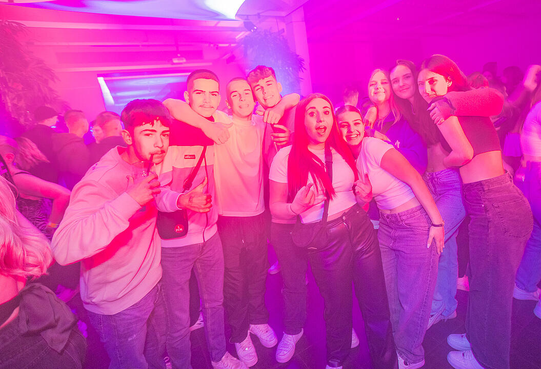 Nach dem einschlagenden Erfolg der ersten Kufa Club Night wurde ausgelassen die 2. Auflage gefeiert.