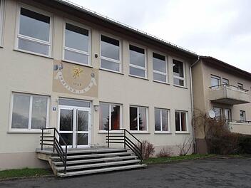 Die Schule in Frankenheim steht leer. Pläne für das Gebäude gibt es derzeit nicht.