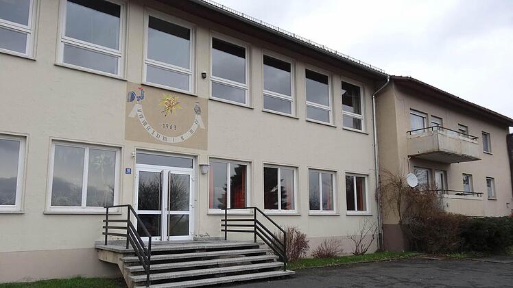 Die Schule in Frankenheim steht leer. Pläne für das Gebäude gibt es derzeit nicht.