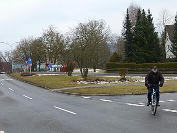 Die Kreuzung Lauterer-, Rückert- und Passchendaele-Straße soll einen Kreisverkehr bekommen, wobei Fußgänger und Radler besonders geschützt werden sollen.Foto: Lothar Weidner