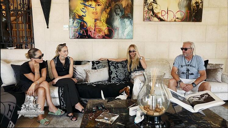 Gemeinsam mit ihren T&ouml;chtern Davina und Shania erz&auml;hlen die Geissens, wie sie den &Uuml;berfall erlebt haben.