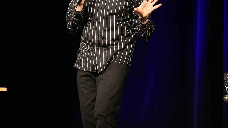 Josef Hader sorgte im ausverkauften Hegelsaal in Bamberg für satirische Unterhaltung. Foto: Matthias Hoch