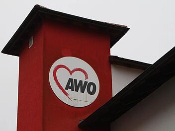 Das Türmchen auf dem Dach zeigt, dass das Haus im Kalkgrund in Bad Brückenau der Arbeiterwohlfahrt gehört. Foto: Ulrike Müller