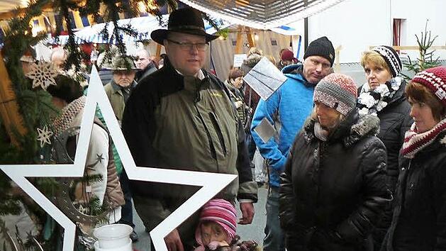 In Wartenfels hat der Weihnachtsmarkt schon eine lange Tradition (Bild). Jetzt veranstaltet auch die Gemeinde Rugendorf zum ersten Mal einen Adventsmark. Foto: Archiv/Klaus-Peter Wulf