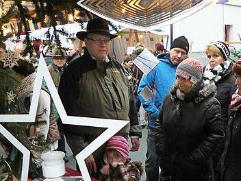 In Wartenfels hat der Weihnachtsmarkt schon eine lange Tradition (Bild). Jetzt veranstaltet auch die Gemeinde Rugendorf zum ersten Mal einen Adventsmark. Foto: Archiv/Klaus-Peter Wulf