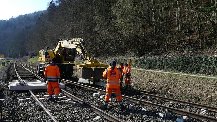 Die Arbeiten an der Strecke der Museumsbahn Fränkische Schweiz laufen. Foto: Paul Pöhlmann