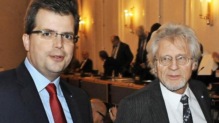 Das Archivbild zeigt Christian Lange (links) und Fraktionsvorsitzenden Helmut Müller. Foto: Ronald Rinklef