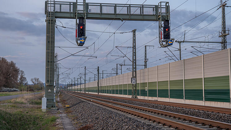 Deutsche Bahn, Bahn, Gleise, Zugverkehr, Streik, Schienen