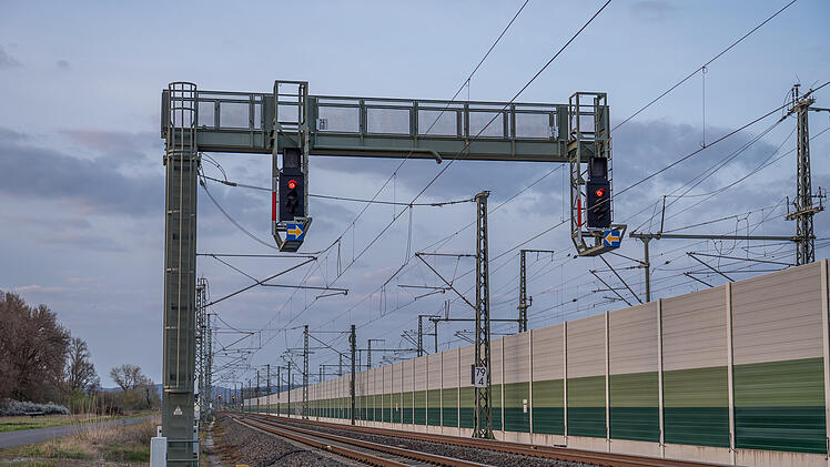 Deutsche Bahn, Bahn, Gleise, Zugverkehr, Streik, Schienen
