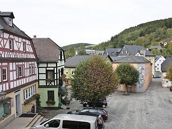 Der Marktplatz in Ludwigsstadt. Die Gestaltungsfibel soll zum Erhalt des Stadtbildes beitragen.  Foto: plan&werk Büro für Städtebau und Architektur