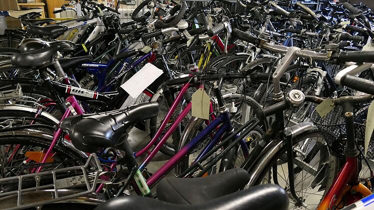 Forchheim: Fundsachen werden am Samstag versteigert - das ist im Angebot