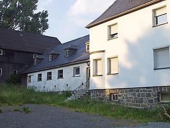 Der Standort des B&uuml;rgerhauses ist gekl&auml;rt. Die Gemeinde beabsichtigt hierf&uuml;r den Erwerb von Teilst&uuml;cken der Rennsteigstra&szlig;e 16. Foto: Heike Sch&uuml;lein