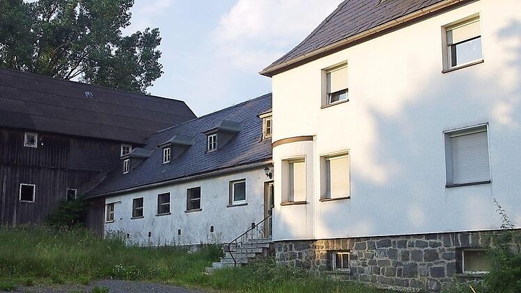 Der Standort des B&uuml;rgerhauses ist gekl&auml;rt. Die Gemeinde beabsichtigt hierf&uuml;r den Erwerb von Teilst&uuml;cken der Rennsteigstra&szlig;e 16. Foto: Heike Sch&uuml;lein