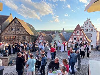 Dettelbach: Ein letztes Mal "Sch&ouml;ppeln und Genie&szlig;en" - Stadt l&auml;dt zum "Zinnen Schoppen" ein