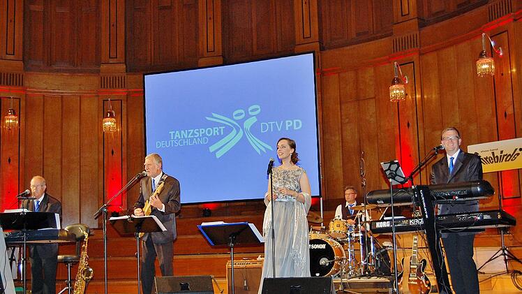 Ein Ereignis ersten Ranges war das Tanzturnier im Regentenbau. Foto: Sigismund von Dobschütz